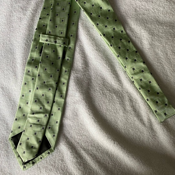 HUGO BOSS Men's Tie - Picture 2 of 3